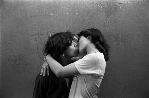 Stephen Shames, Polaris Teenage Couple Kiss, The Bronx 1982