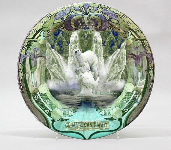 Polarized<br/>2014 45cm x 45cm x 5cm <br/>sculpture: wire, papier m�ch� and archival photo collage<br/>